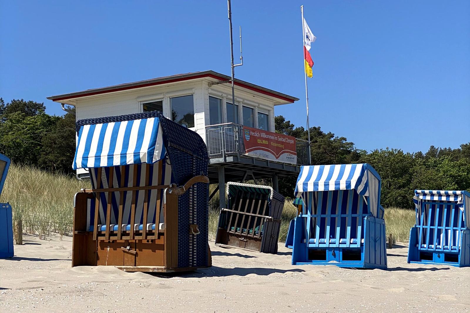 Strandkörbe am Ostseestrand von Zempin auf Usedom