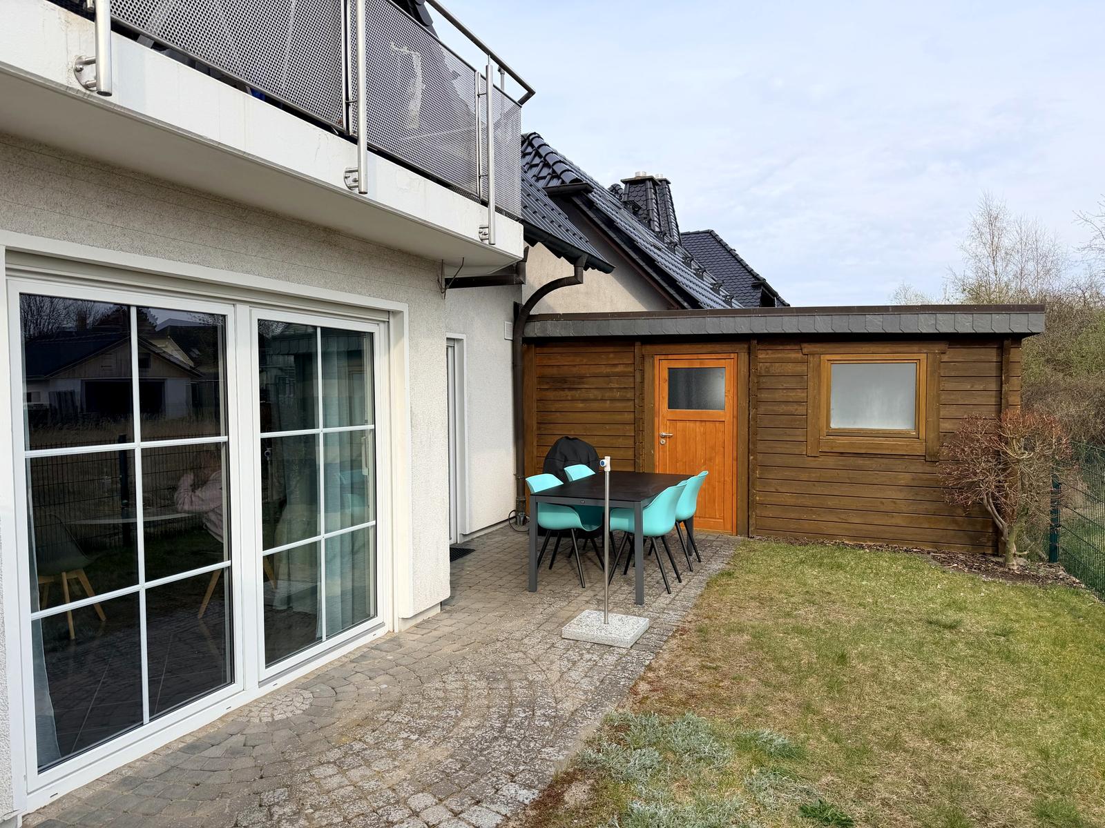 Terrasse und Garten vor der Ferienwohnung